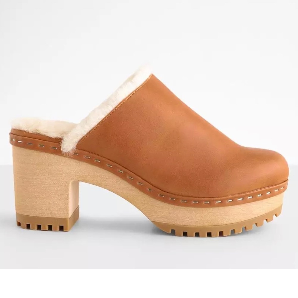 Madden Girl Forte-F Sherpa Lined platform clog size 7.5